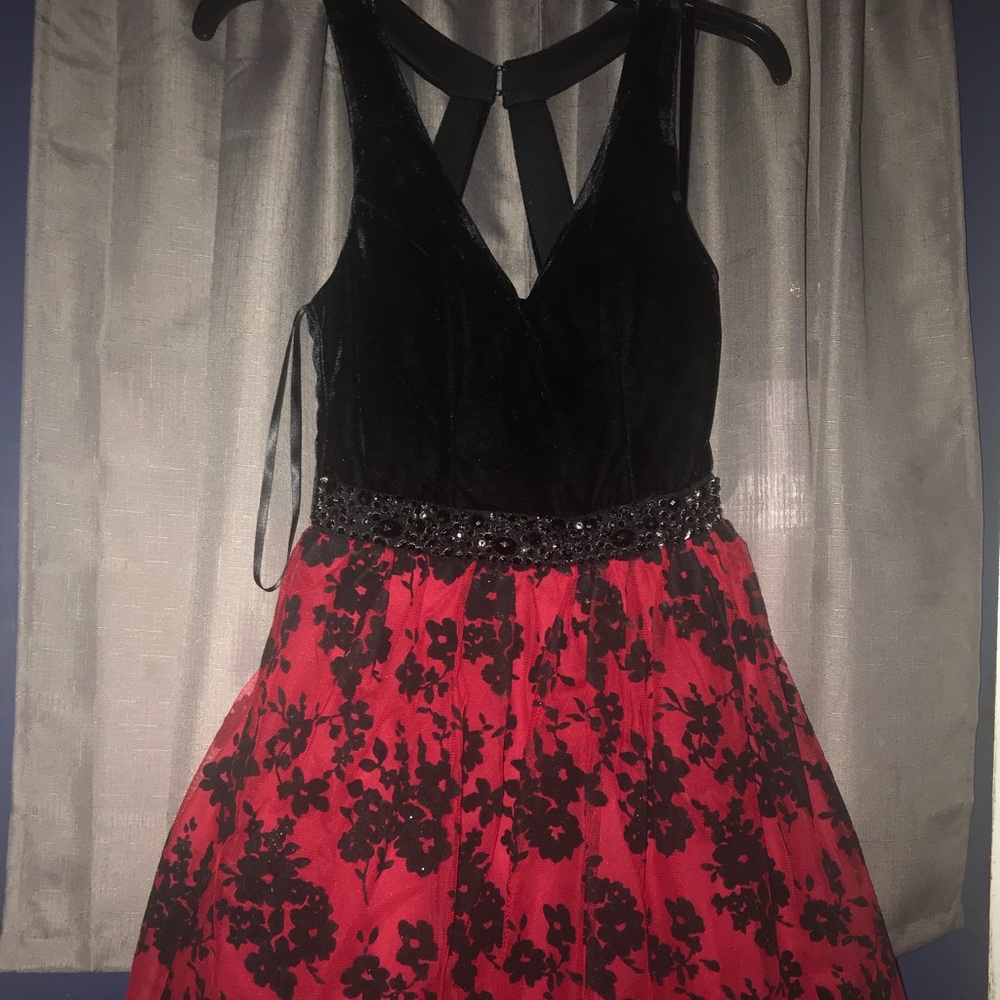 Homecoming Dress! Red Black Size 1